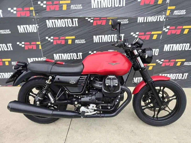 Moto Guzzi V7 Stone (2021 - 24)