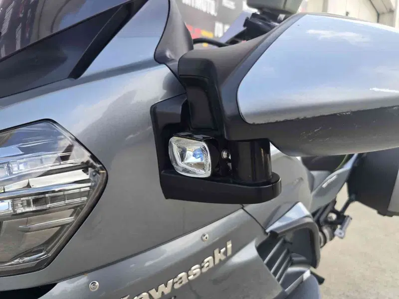 Kawasaki GTR 1400 (2007 - 09) (9)