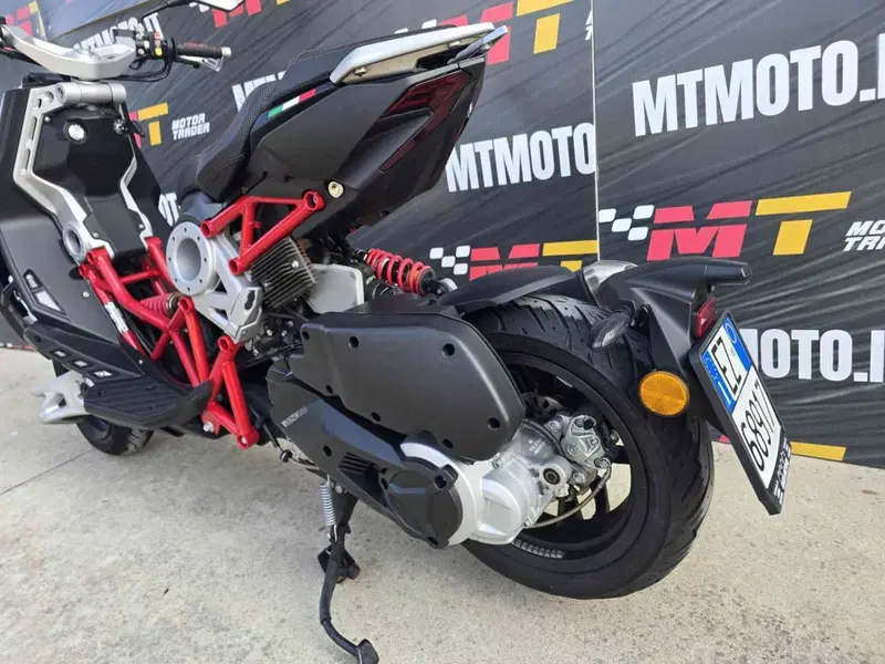 Italjet Moto Dragster 200 (2022 - 24) (5)