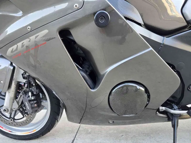 Honda CBR 1100 XX Superblackbird (1996 - 98) (7)