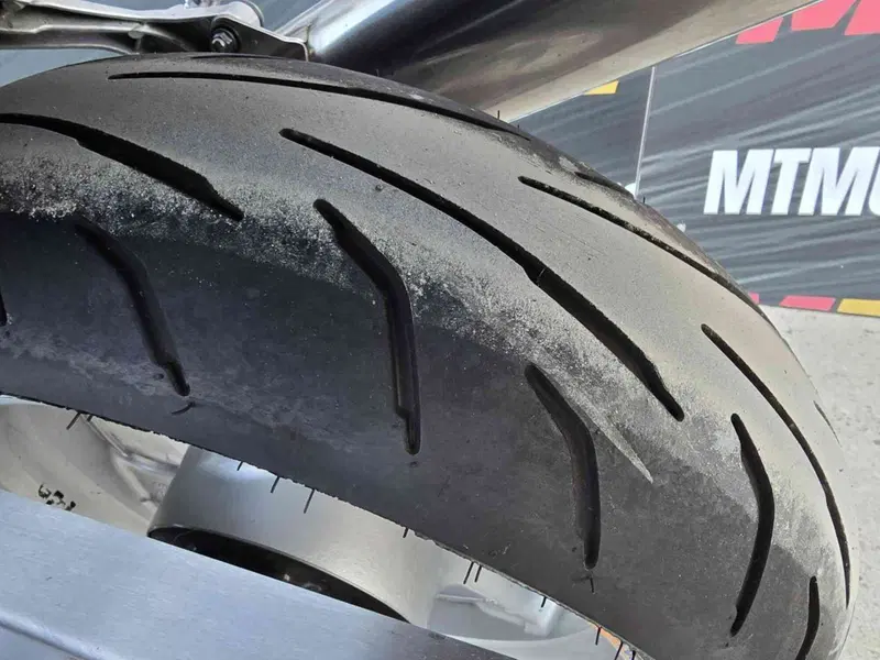 Honda CBR 1100 XX Superblackbird (1996 - 98) (16)