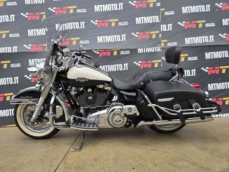 Harley-Davidson 103 Road King Classic (2011 - 13) - FLHRC (2)