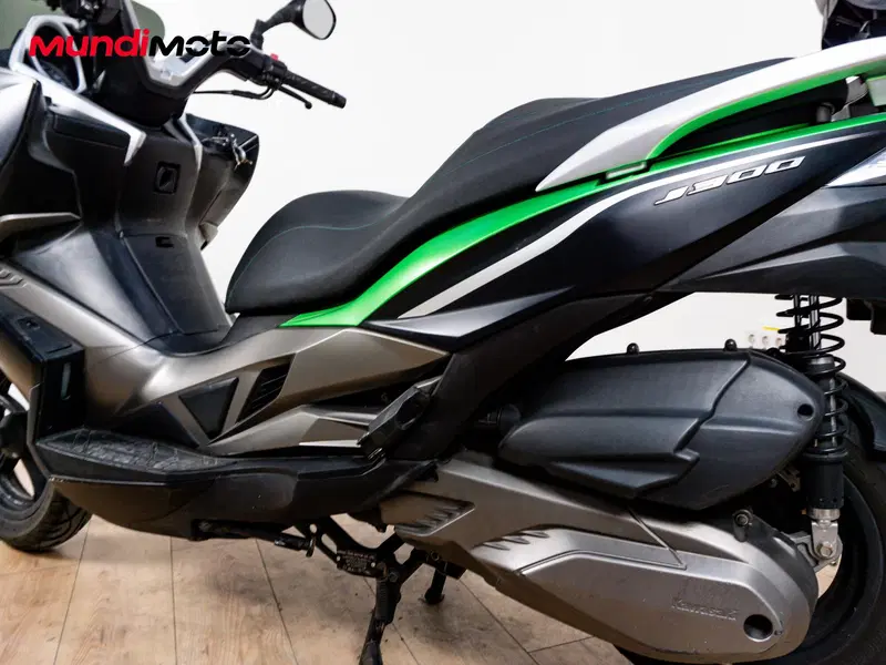 Kawasaki J 300 ABS (2014 - 16) (10)