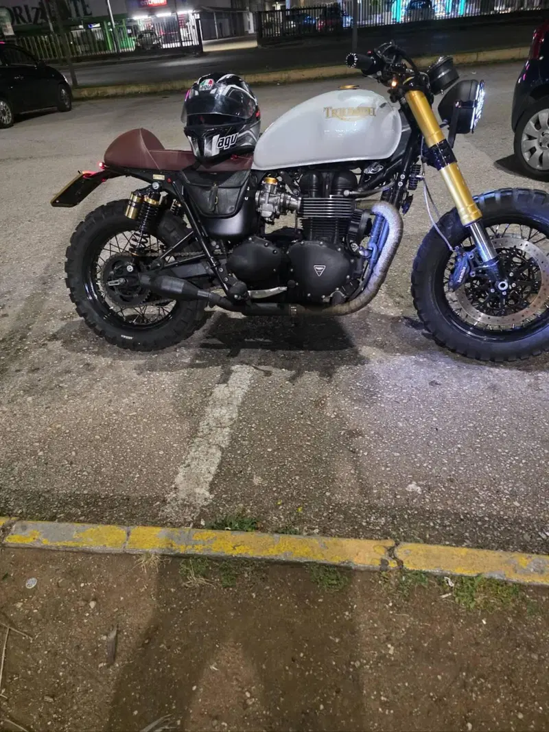 Triumph Bonneville T100 (2001 - 07) (3)