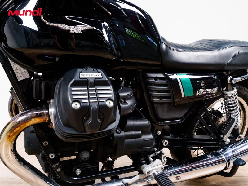 Moto Guzzi V7 III Special (2017 - 20) (9)