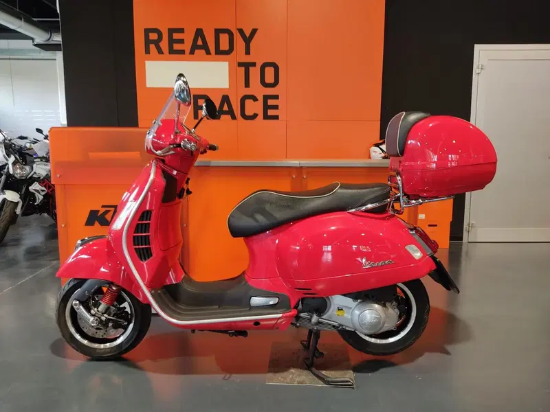Vespa GTS 300 Super ABS (2014 - 16) (2)
