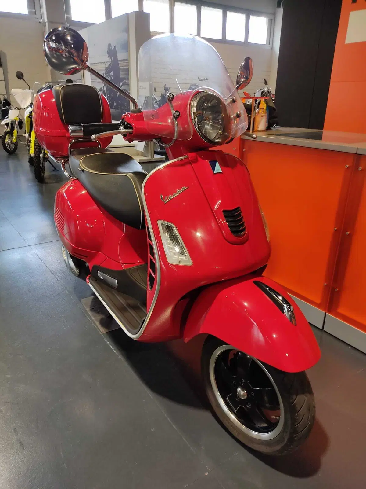 Vespa GTS 300 Super ABS (2014 - 16) (4)