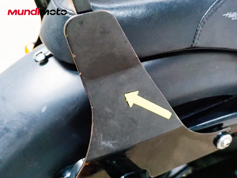 Harley-Davidson 883 Iron (2012 - 14) - XL 883N (15)