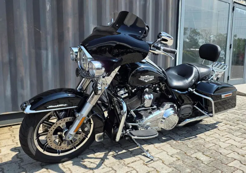 Harley-Davidson 107 Road King (2017) - FLHR (5)
