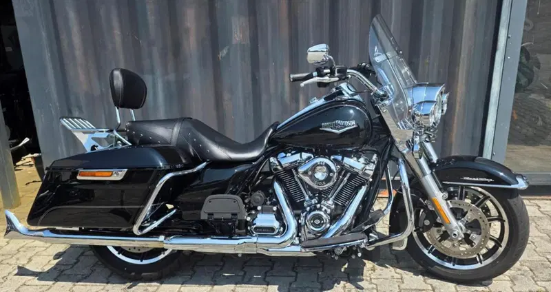 Harley-Davidson 107 Road King (2017) - FLHR (2)
