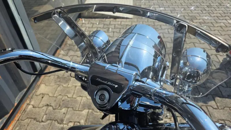 Harley-Davidson 107 Road King (2017) - FLHR (4)
