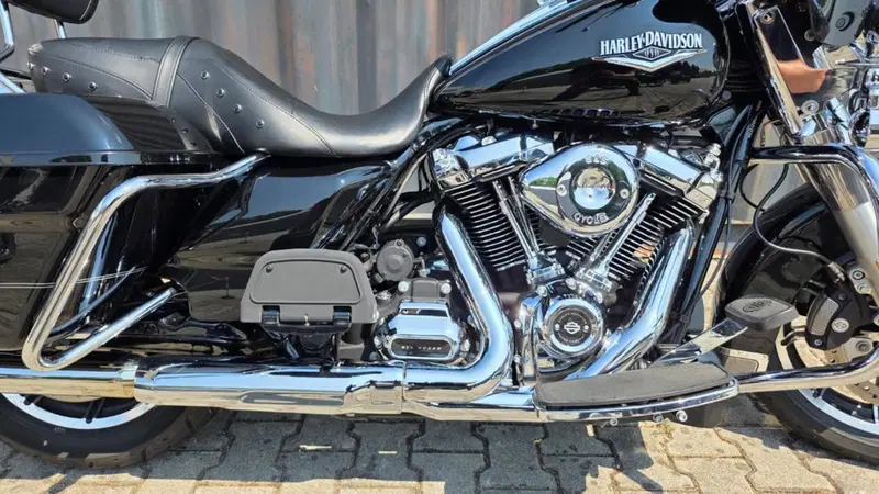 Harley-Davidson 107 Road King (2017) - FLHR (11)