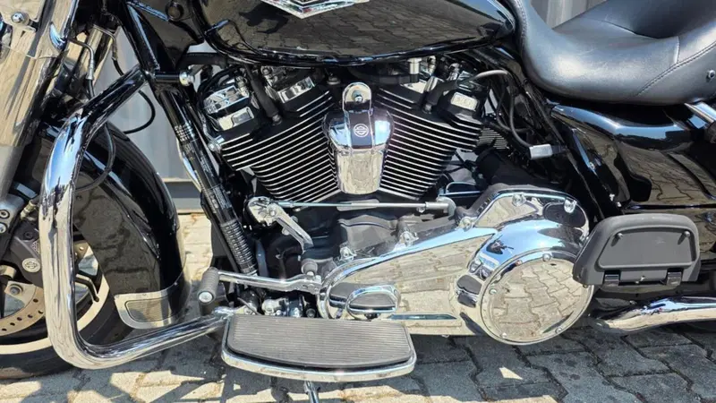 Harley-Davidson 107 Road King (2017) - FLHR (20)