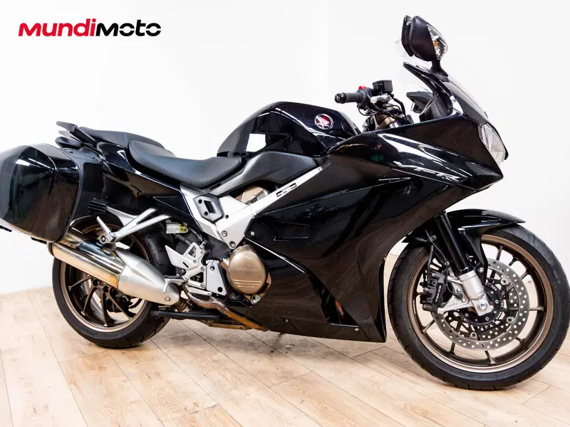 Honda VFR 800 ABS (2002 - 06) (2)