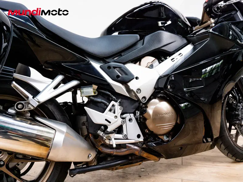Honda VFR 800 ABS (2002 - 06) (4)