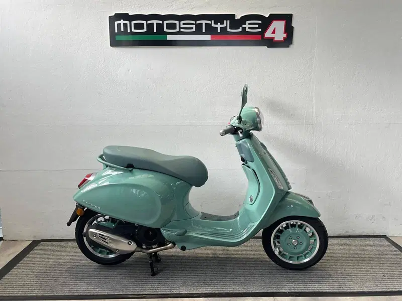 Vespa Primavera 125 80th (2026)
