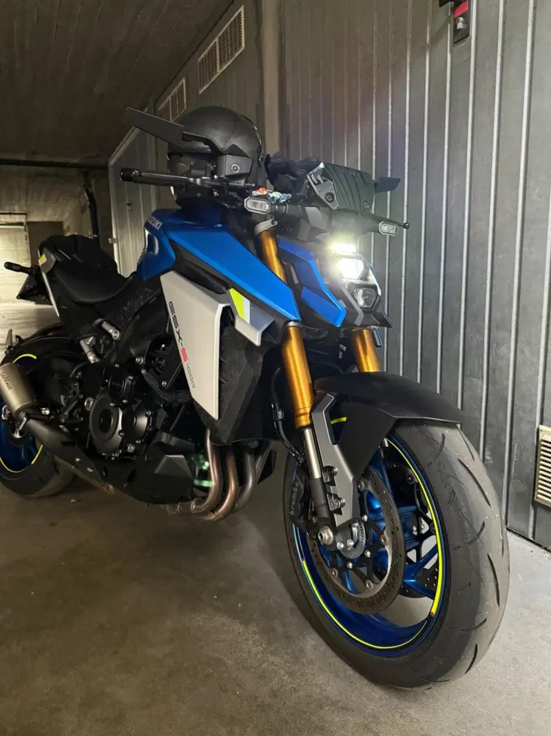 Suzuki GSX-S1000 (2021 - 25) (2)