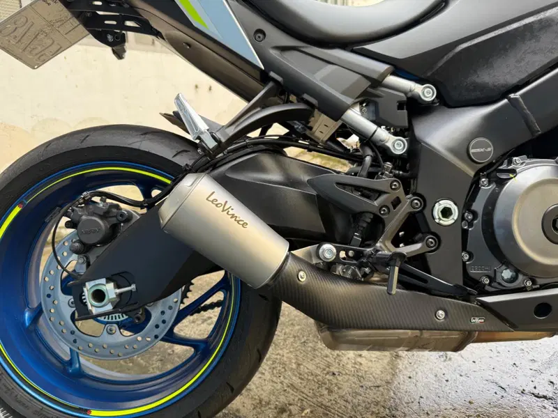 Suzuki GSX-S1000 (2021 - 25) (4)