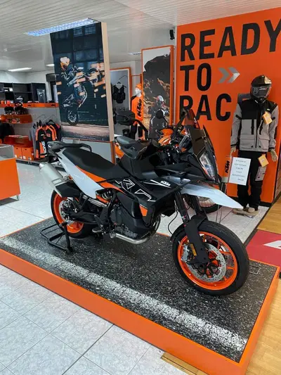 KTM 890 SMT (2026) usata
