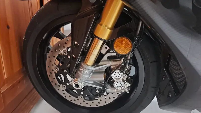 Yamaha YZF R1M (2020 - 25)