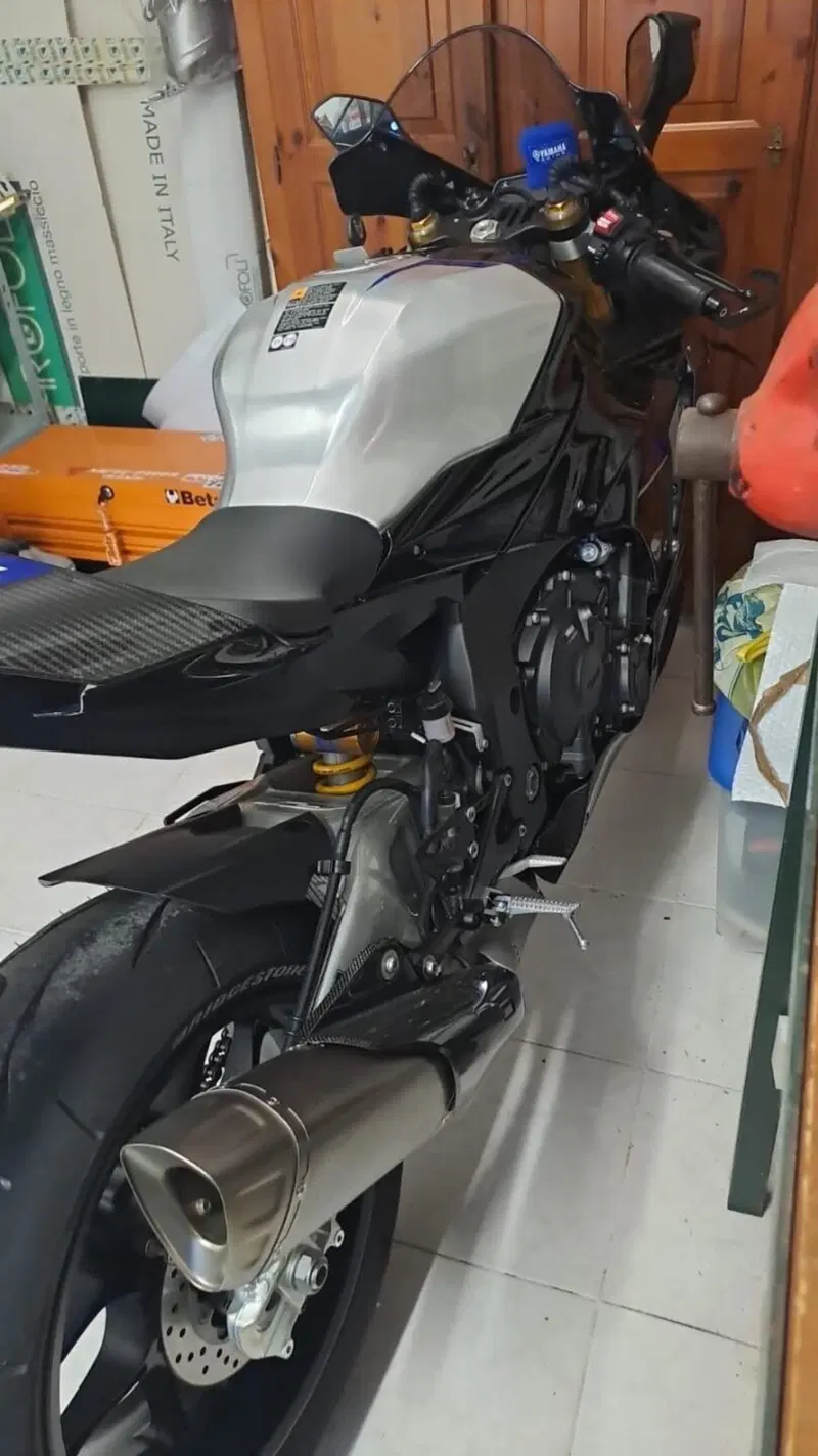 Yamaha YZF R1M (2020 - 25) (3)