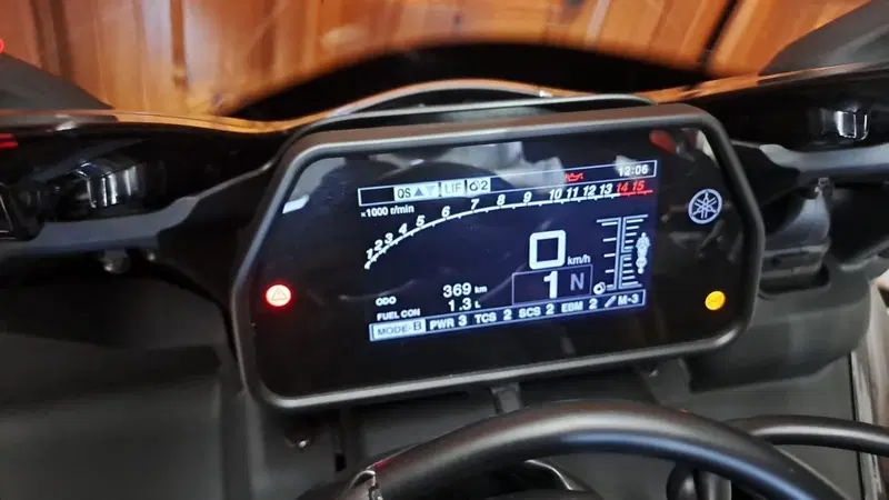 Yamaha YZF R1M (2020 - 25) (4)