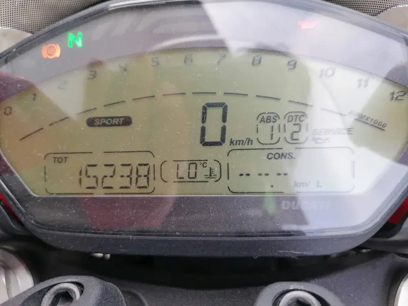 Ducati Monster 821 Stripe ABS (2015 - 17) (6)