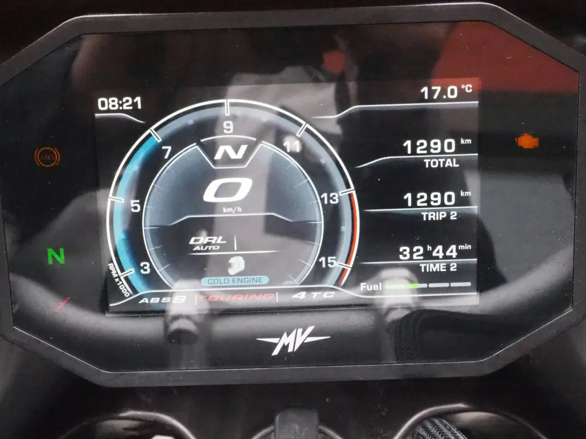 MV Agusta Turismo Veloce 800 Lusso SCS (2021 - 26) (9)
