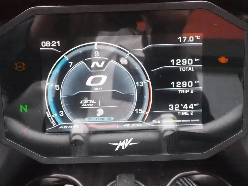 MV Agusta Turismo Veloce 800 Lusso SCS (2021 - 26) (9)