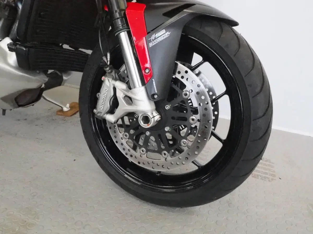MV Agusta Turismo Veloce 800 Lusso (2014 - 16) (5)