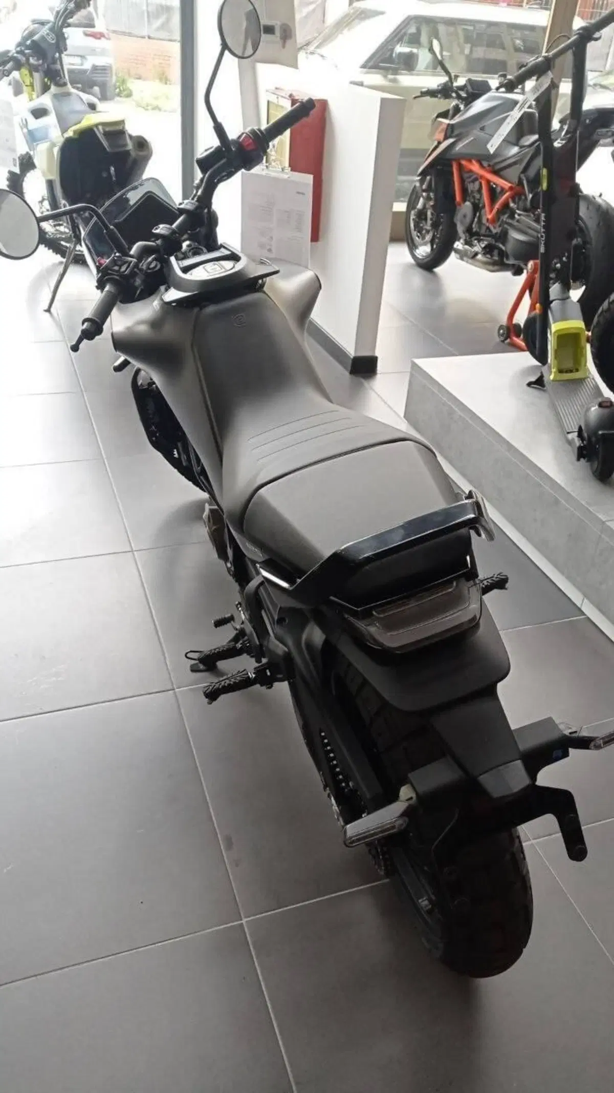 Husqvarna Svartpilen 401 (2024 - 26) (4)