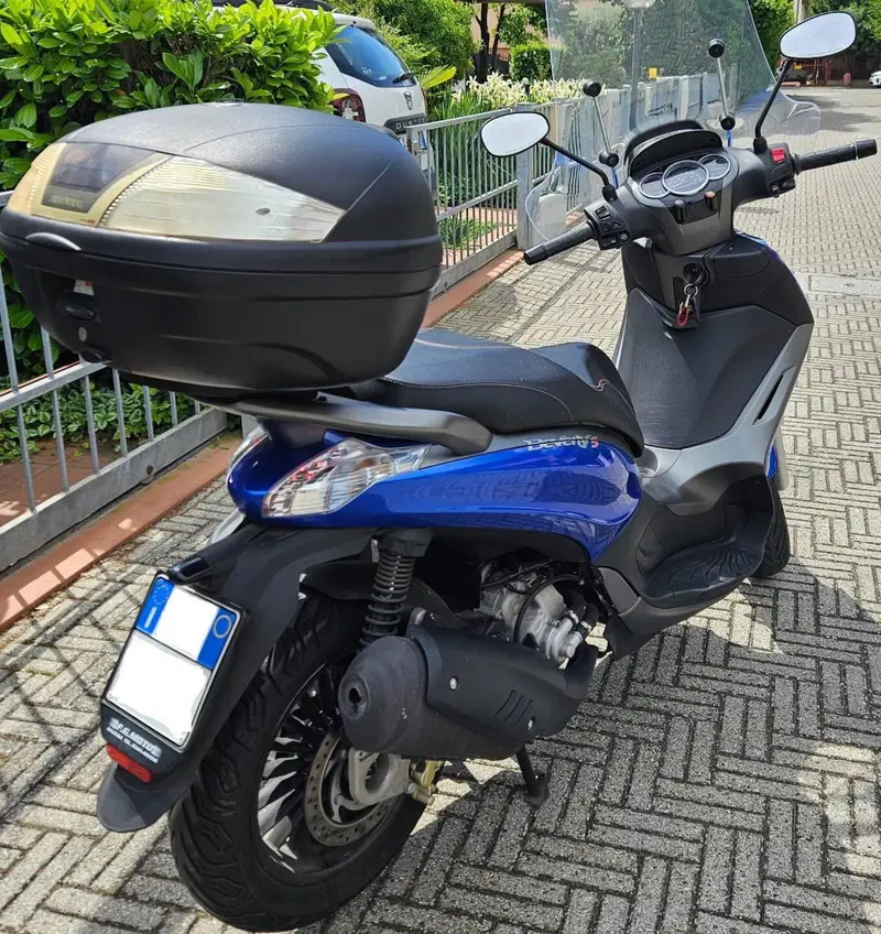 Piaggio Beverly 300 S i.e. ABS-ASR (2016 - 20) (2)