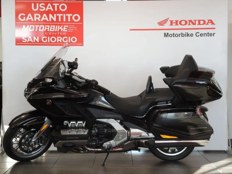 Honda GL 1800 Gold Wing Tour DCT (2021)