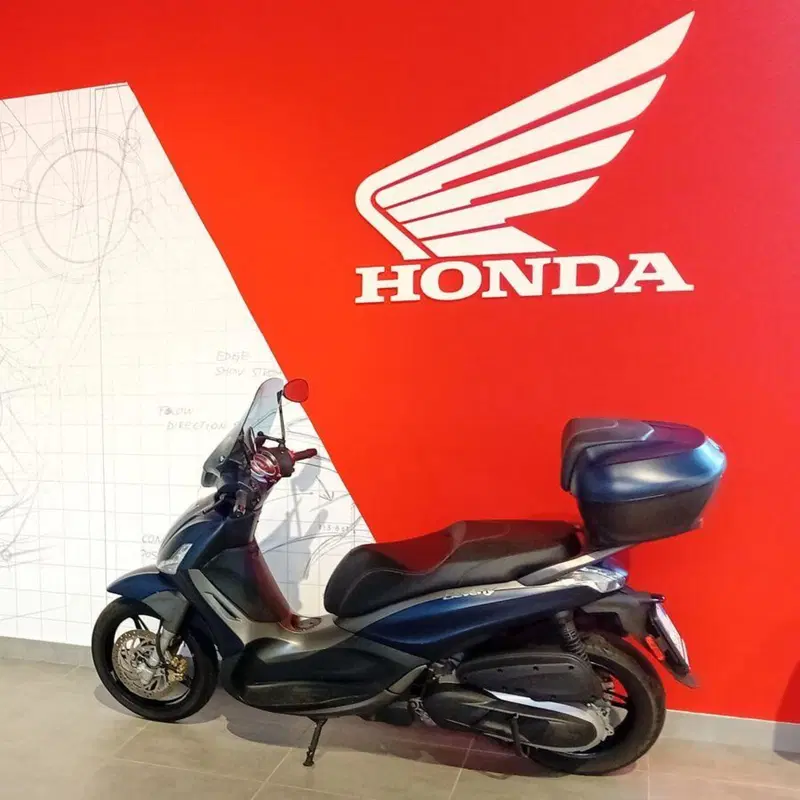 Piaggio Beverly 350 ABS (2016 - 20) (2)