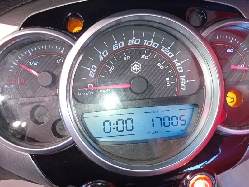 Piaggio Beverly 350 ABS (2016 - 20) (4)
