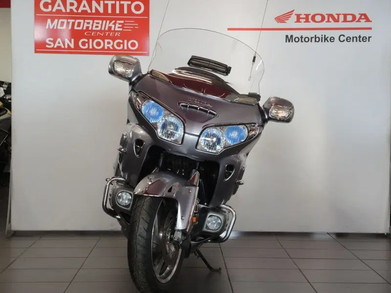 Honda GL 1800 Gold Wing (2007 - 11) (2)