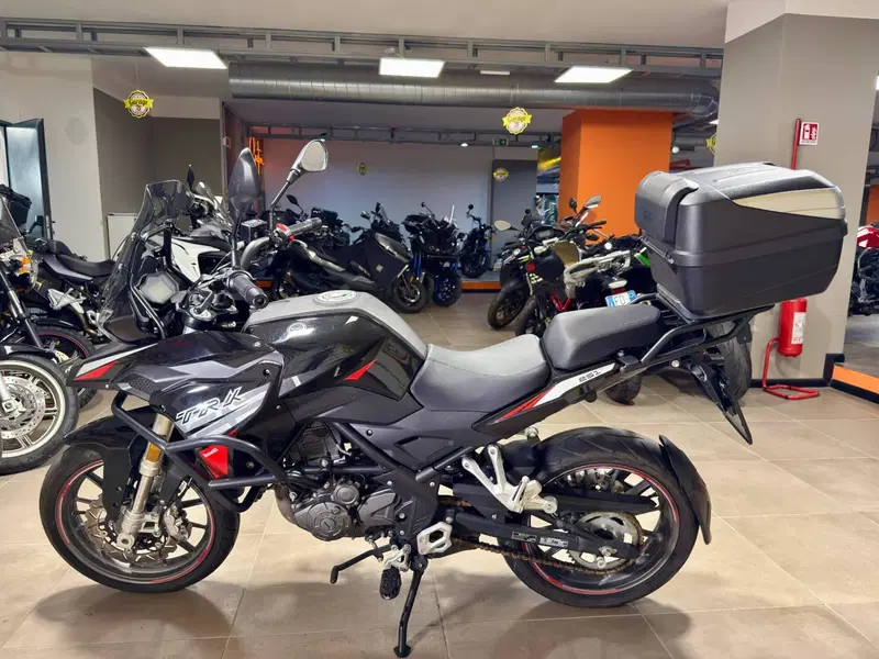 Benelli TRK 251 (2022 - 25) (4)