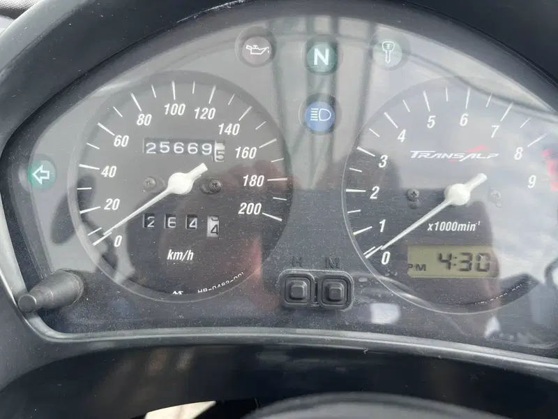 Honda Transalp XL 650V (2000 - 04) (2)