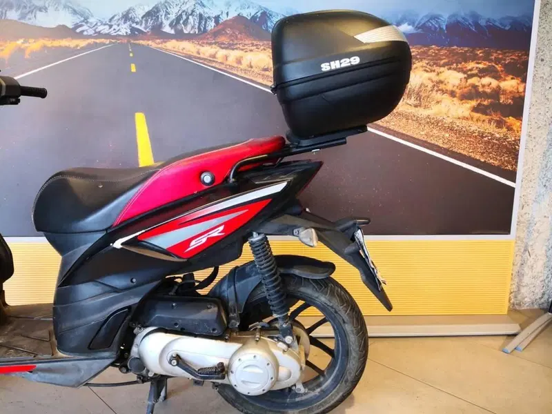 Aprilia SR 50 Motard 2T (2018 - 20) (9)