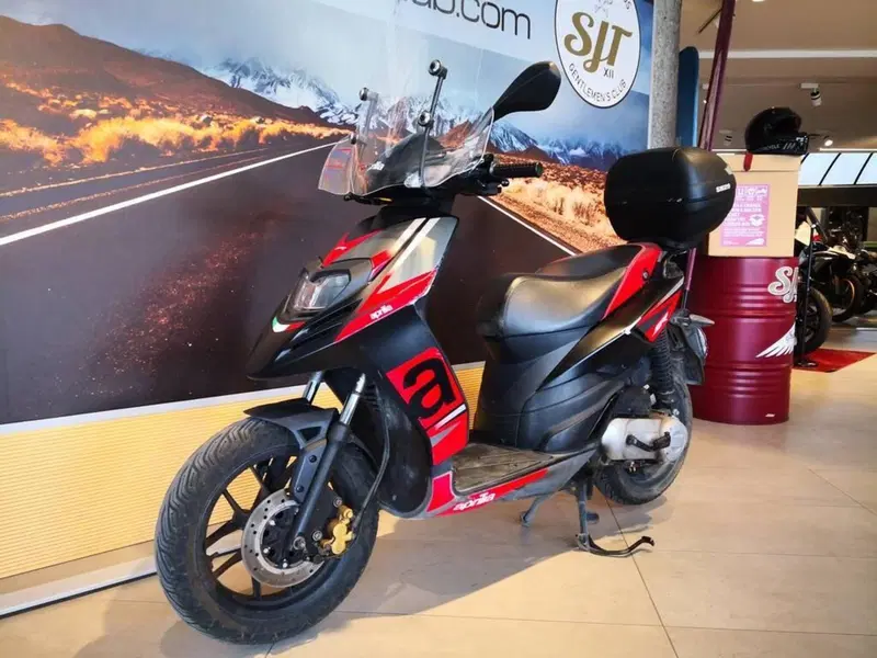 Aprilia SR 50 Motard 2T (2018 - 20) (11)
