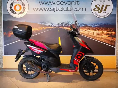Aprilia SR 50 Motard 2T (2018 - 20) usata