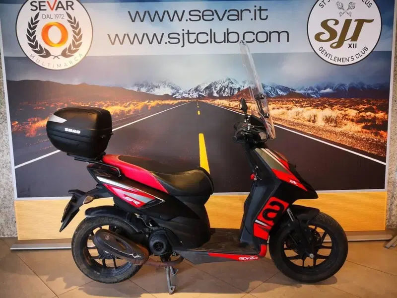 Aprilia SR 50 Motard 2T (2018 - 20) (2)