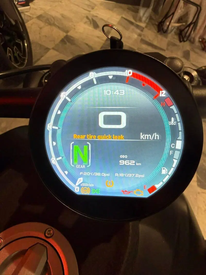 QJ Motor SRV 600 V (2025 - 26) (8)