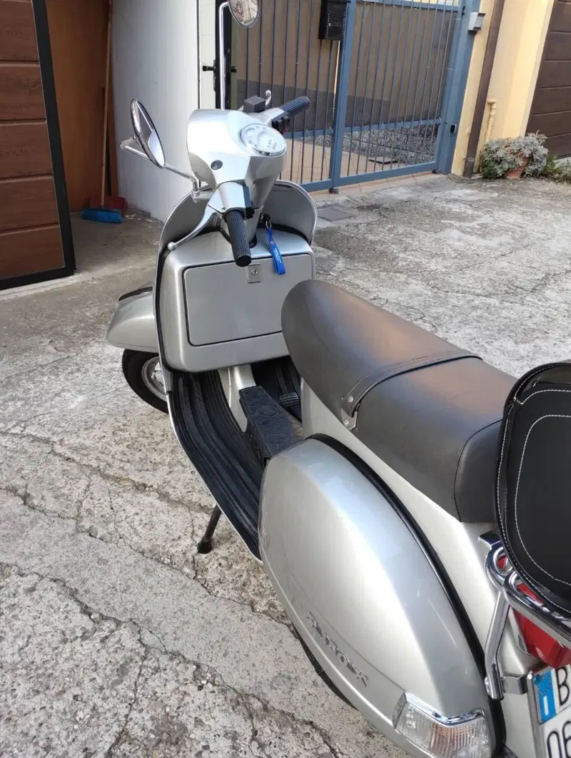 Piaggio Vespa 150 PX (1980 - 00) (4)
