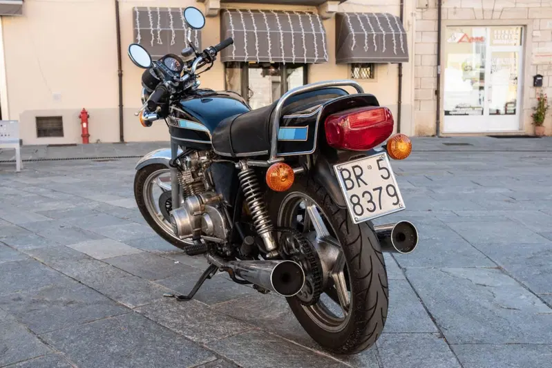 Suzuki GS 550 E (9)