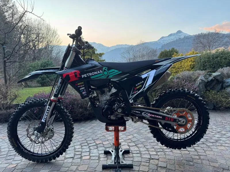 KTM 250 SX-F (2024) (2)