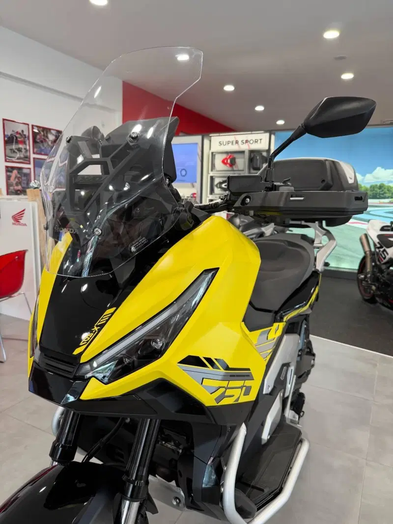 Honda X-ADV 750 Gravel (2025 - 26) (2)