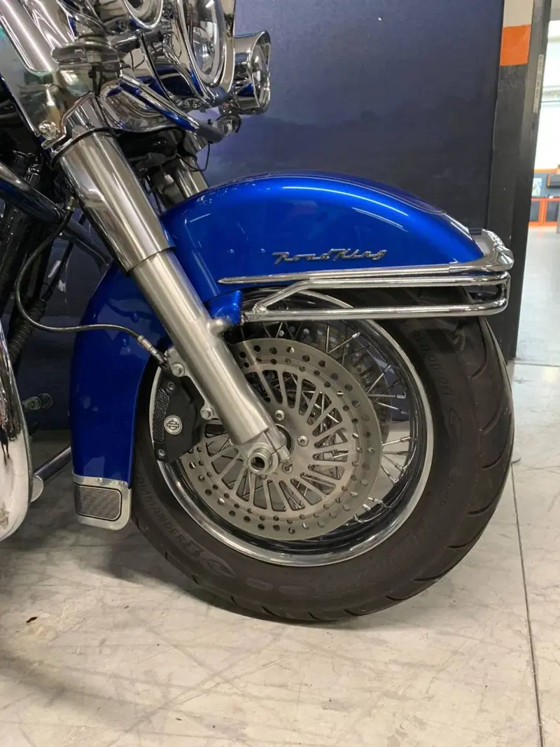 Harley-Davidson 1584 Road King Classic (2007 - 10) - FLHRC (3)