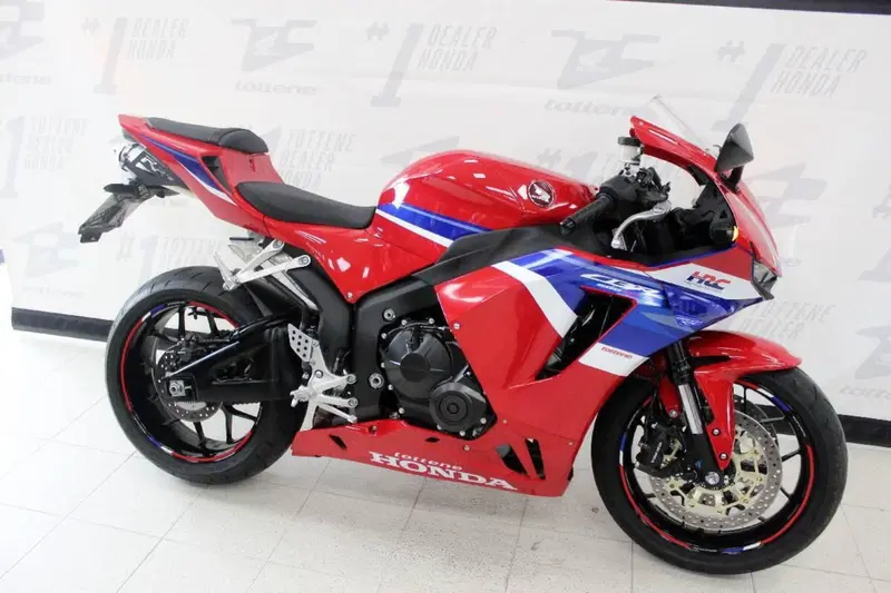 Honda CBR 600 RR (2024 - 26) (3)