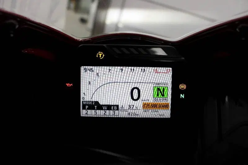 Honda CBR 600 RR (2024 - 26) (6)